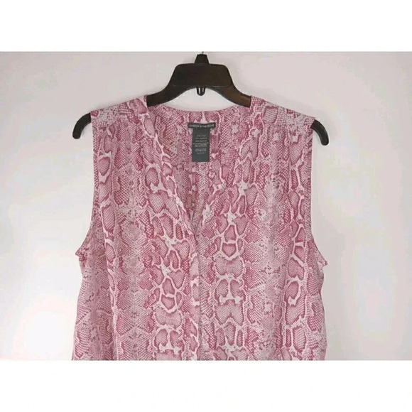 Chelsea and Theodore Women's V-NECK Red Animal Print Sleeveless  Top  Sz XXL - Picture 2 of 9